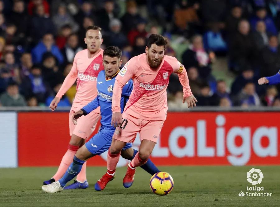 开云体育入口-终极之夜！橄榄球冠军悬念即将揭晓的简单介绍