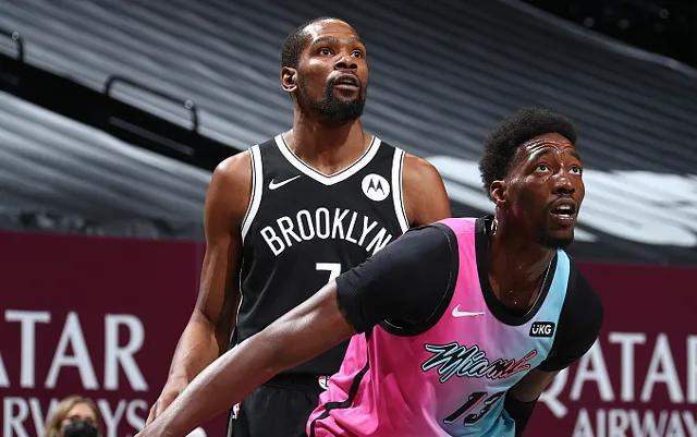 山西队完胜深圳队,欧文扛起全队 山西队完胜深圳队,欧文扛起全队