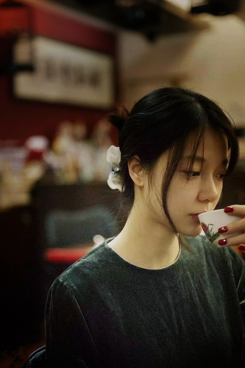 唯一性的体育传奇，当老鹰硬仗取胜尼克斯，库里在英超争冠接管比赛