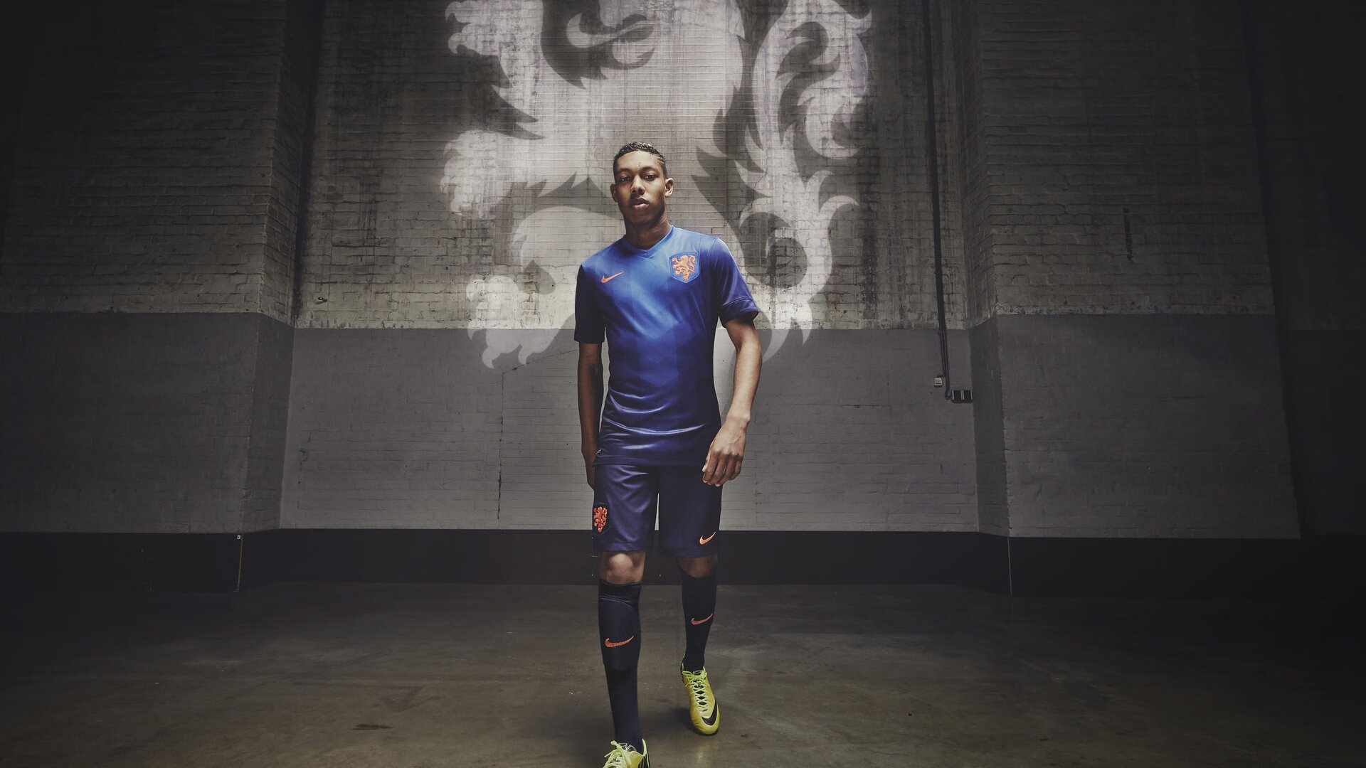 数据暴君与黄金屠刀,当个人统治力撞碎国家神话