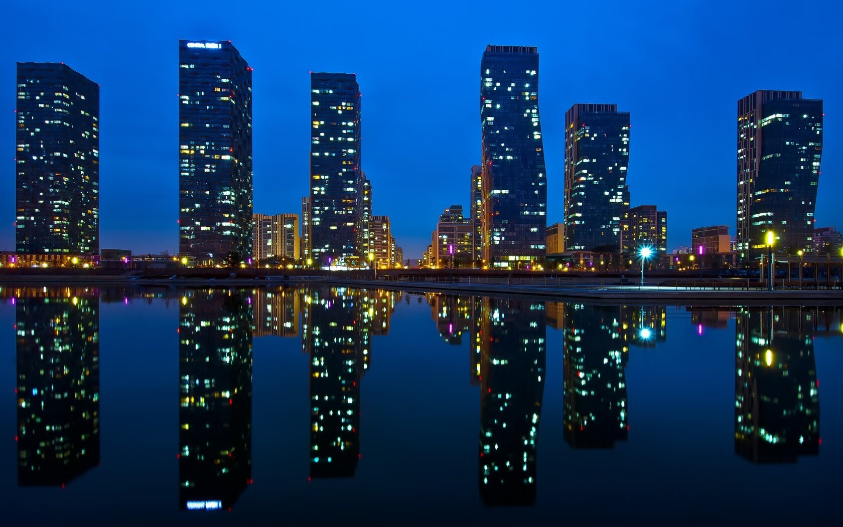 向传奇致意,布克攻防两端统治,森林狼击退马刺续写传承